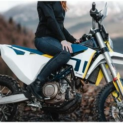 Women Who Ride Knox Brittany Women's Jeans -Motorcycle Pants Sales knox brittany womens jeans blue 3 scaled